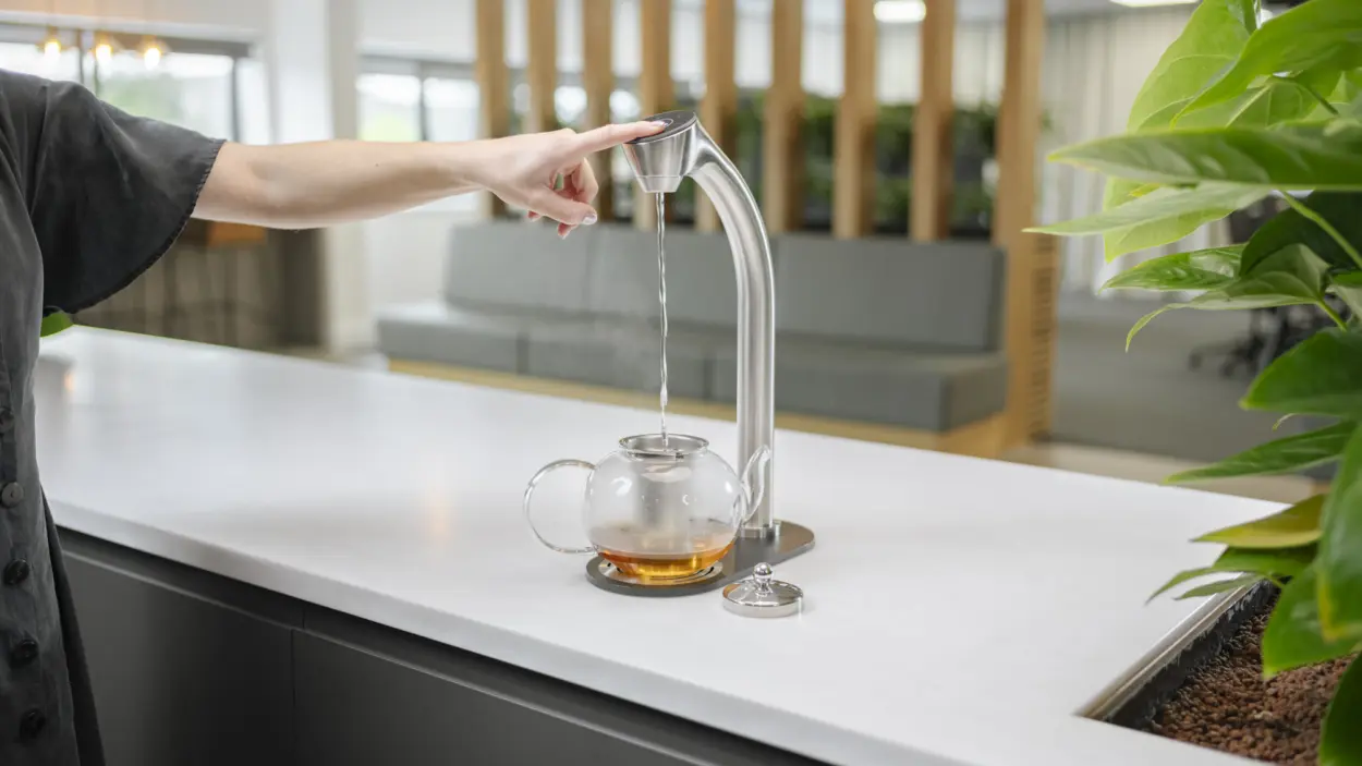 2023 UK C tap Shooting product shot teapot 5